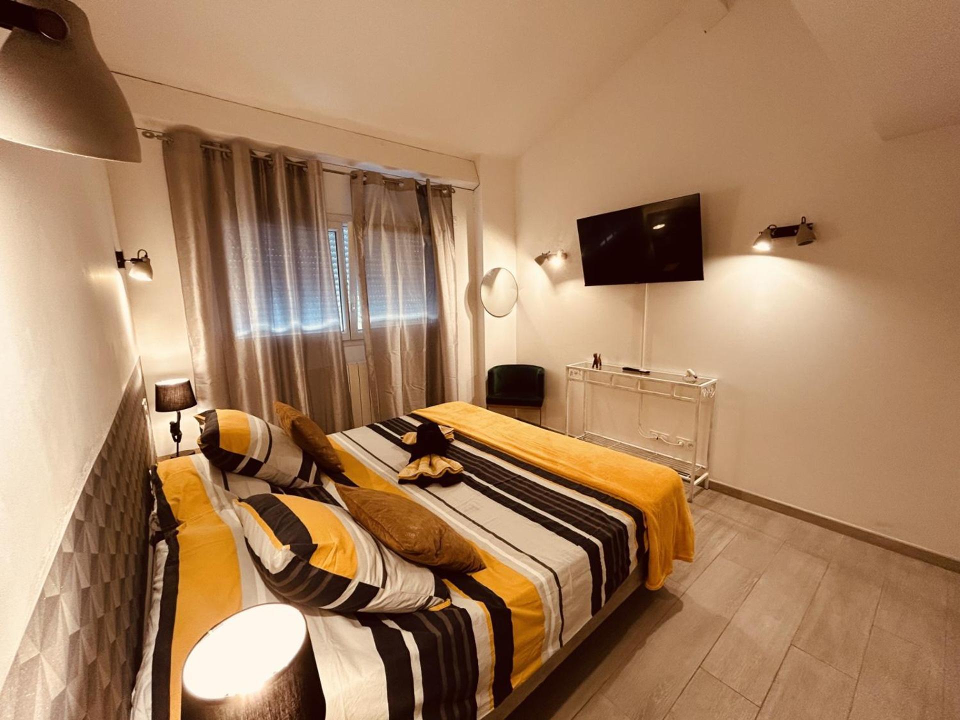 נרבון Le Paolo Appartement Deluxe מראה חיצוני תמונה